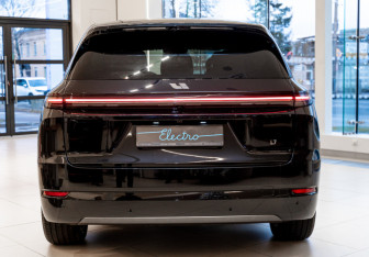 Новый LiXiang L7 2025 (5 фото)