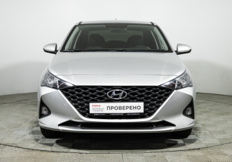 Подержанный автомобиль Hyundai Solaris Sedan 2021 года (2 фото)