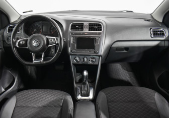 Подержанный автомобиль Volkswagen Polo Sedan 2019 года (13 фото)