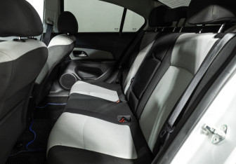 Подержанный автомобиль Chevrolet Cruze Sedan 2012 года (10 фото)