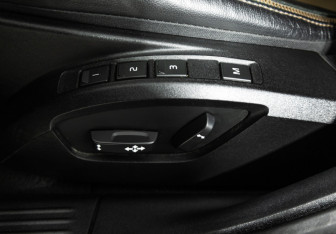 Подержанный автомобиль Volvo V40 Cross Country 2017 года (15 фото)