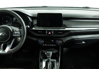 Подержанный автомобиль Kia Cerato Sedan 2019 года (14 фото)