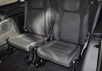 Подержанный автомобиль Ford Galaxy 2013 года (12 фото)