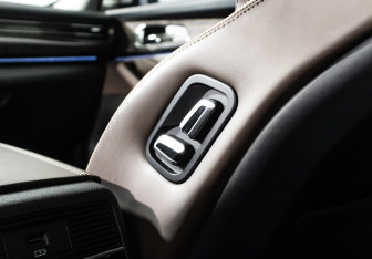 Подержанный автомобиль Exeed VX 2022 года (16 фото)