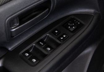 Подержанный автомобиль Mitsubishi Outlander 2016 года (14 фото)