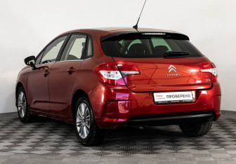Подержанный автомобиль Citroen C4 Hatchback 2012 года (7 фото)