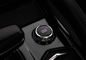 Подержанный автомобиль Geely Monjaro 2021 года (19 фото)