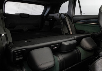 Подержанный автомобиль Geely Monjaro 2021 года (31 фото)