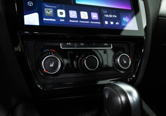 Подержанный автомобиль Volkswagen Jetta Sedan 2017 года (17 фото)