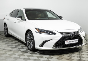 Подержанный автомобиль Lexus ES 2018 года (3 фото)