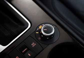 Подержанный автомобиль Volkswagen Touareg 2012 года (18 фото)