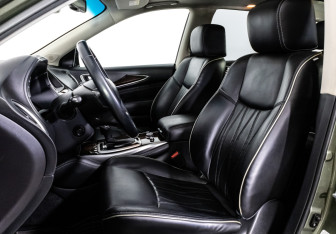Подержанный автомобиль Infiniti QX60 2016 года (24 фото)