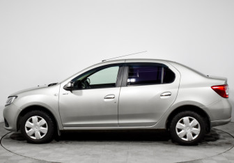 Подержанный автомобиль Renault Logan Sedan 2017 года (8 фото)