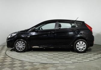 Подержанный автомобиль Hyundai Solaris Hatchback 2011 года (8 фото)