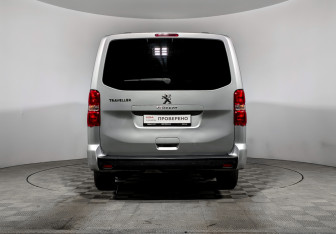 Подержанный автомобиль Peugeot Traveller 2021 года (6 фото)