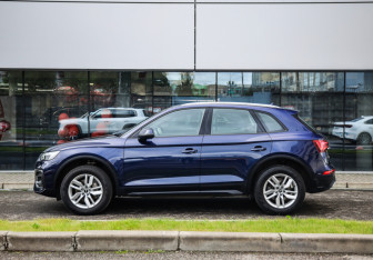Подержанный автомобиль Audi Q5 2021 года (9 фото)
