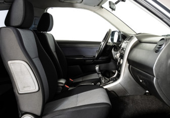 Подержанный автомобиль Suzuki Grand Vitara 2008 года (14 фото)