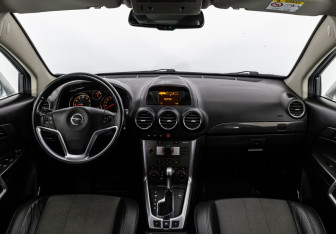 Подержанный автомобиль Opel Antara 2014 года (10 фото)
