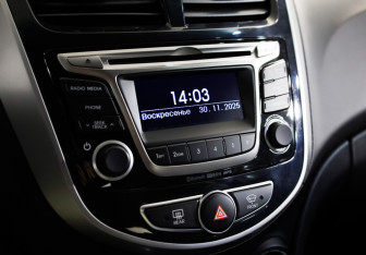 Подержанный автомобиль Hyundai Solaris Hatchback 2015 года (15 фото)