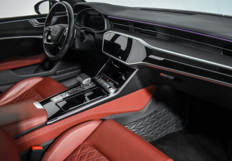Подержанный автомобиль Audi A7 2024 года (10 фото)