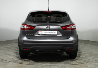 Подержанный автомобиль Nissan Qashqai 2016 года (6 фото)