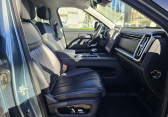 Подержанный автомобиль Jaecoo J7 2023 года (11 фото)