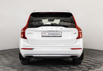 Подержанный автомобиль Volvo XC90 2018 года (7 фото)