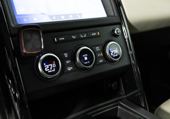 Подержанный автомобиль Land Rover Discovery 2020 года (21 фото)