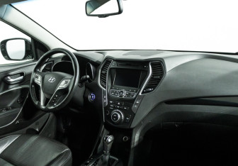 Подержанный автомобиль Hyundai Santa Fe 2013 года (9 фото)