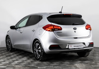 Подержанный автомобиль Kia Ceed Hatchback 2013 года (8 фото)