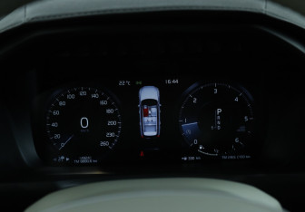 Подержанный автомобиль Volvo XC90 2018 года (20 фото)