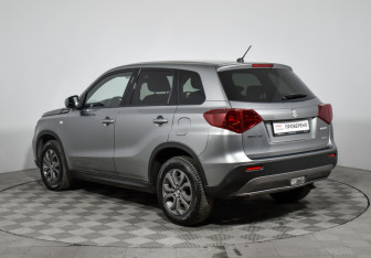 Подержанный автомобиль Suzuki Vitara 2020 года (7 фото)