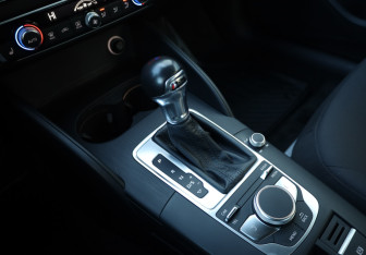 Подержанный автомобиль Audi A3 Sedan 2017 года (19 фото)