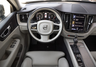 Подержанный автомобиль Volvo XC60 2021 года (13 фото)