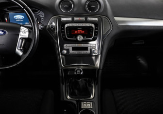 Подержанный автомобиль Ford Mondeo Sedan 2007 года (12 фото)