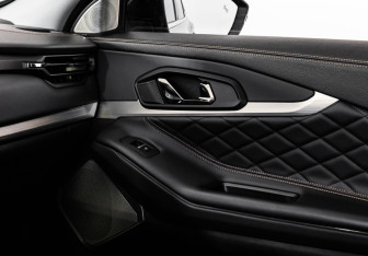 Подержанный автомобиль Exeed TXL 2023 года (17 фото)