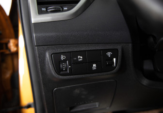 Подержанный автомобиль Hyundai Veloster 2013 года (21 фото)