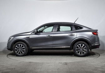 Подержанный автомобиль Renault Arkana 2019 года (8 фото)