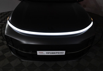 Подержанный автомобиль LiXiang L9 2024 года (26 фото)