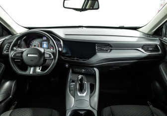 Подержанный автомобиль Haval F7 2021 года (13 фото)