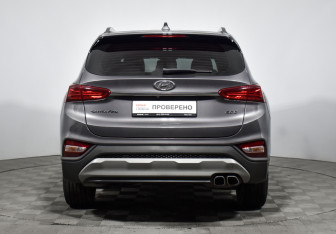 Подержанный автомобиль Hyundai Santa Fe 2018 года (6 фото)