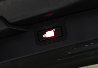 Подержанный автомобиль BMW X5 2010 года (26 фото)