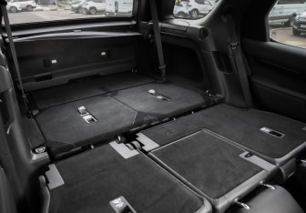 Подержанный автомобиль Land Rover Discovery 2018 года (35 фото)