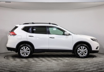 Подержанный автомобиль Nissan X-Trail 2018 года (4 фото)