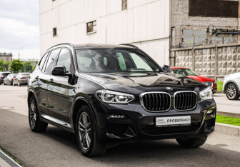 Подержанный автомобиль BMW X3 2020 года (5 фото)