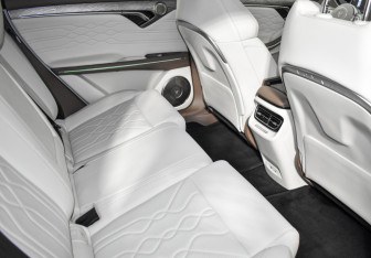 Подержанный автомобиль Voyah Free 2023 года (14 фото)