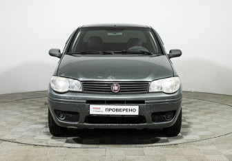 Подержанный автомобиль Fiat Albea 2011 года (2 фото)
