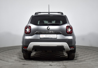 Подержанный автомобиль Renault Duster 2021 года (6 фото)