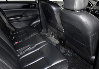 Подержанный автомобиль Mitsubishi Eclipse Cross 2018 года (19 фото)