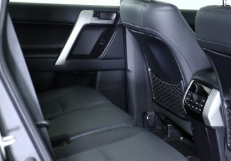 Подержанный автомобиль Toyota Land Cruiser Prado 2019 года (11 фото)